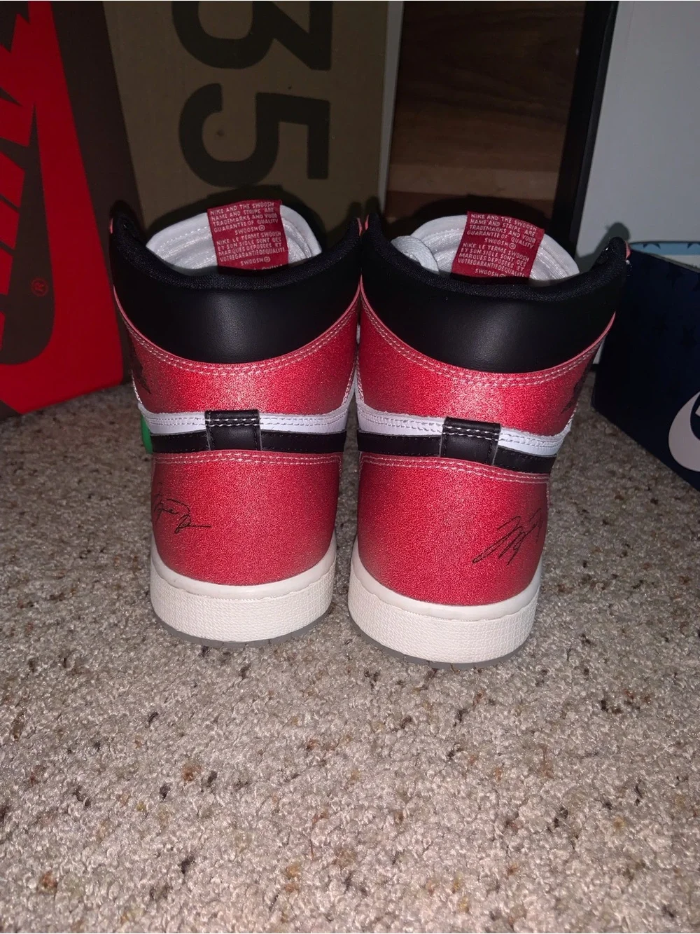Nike Air Jordan 1 “Trophy Room”Retro High OG - White and Red